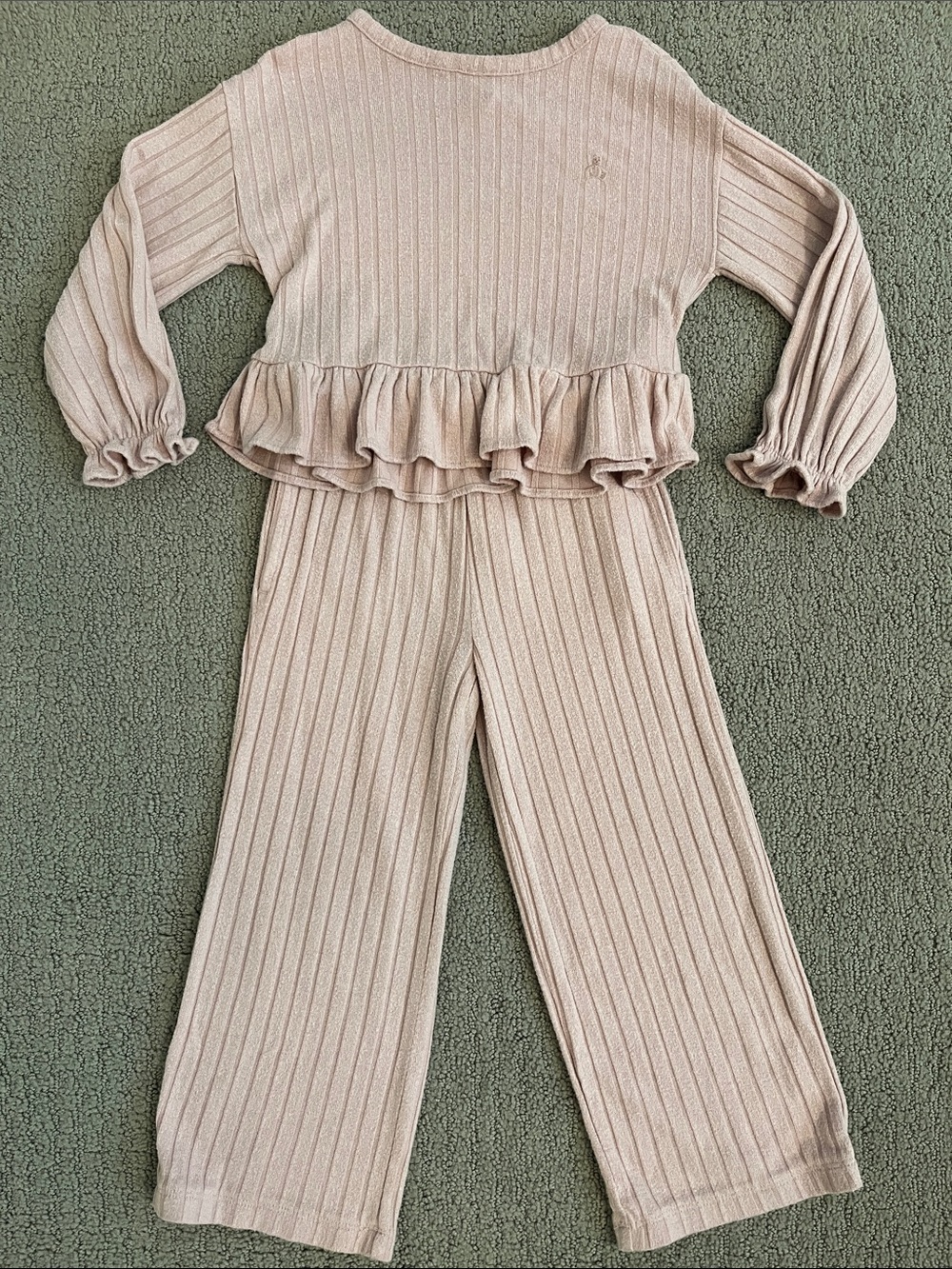 🩷 Baby GAP Girls Size 4 Ribbed Ruffle Top and Wide-Leg Bottoms - Blush Pink